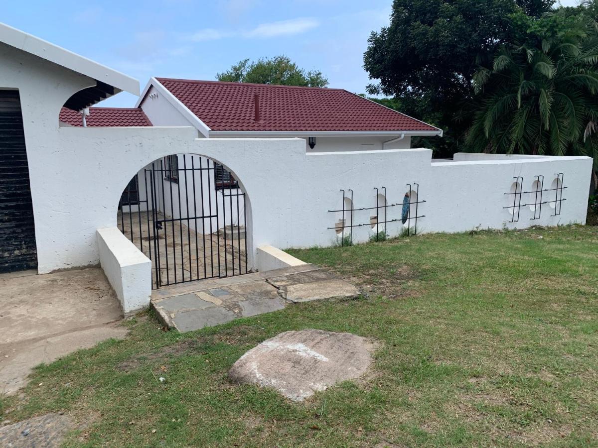 White House Lodge In Scotburgh Scottburgh Exterior photo